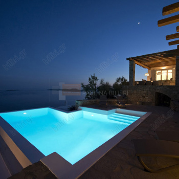 Πισίνα - θέα . Swimming pool - View 